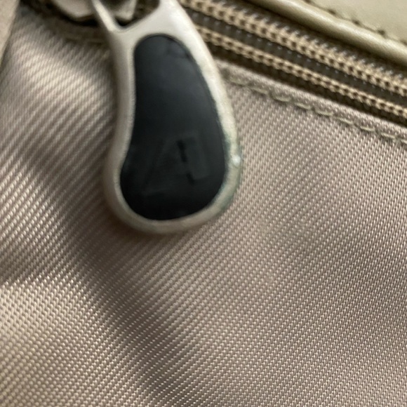 EUC Ameribag Khaki Sling Bag - Picture 8 of 8